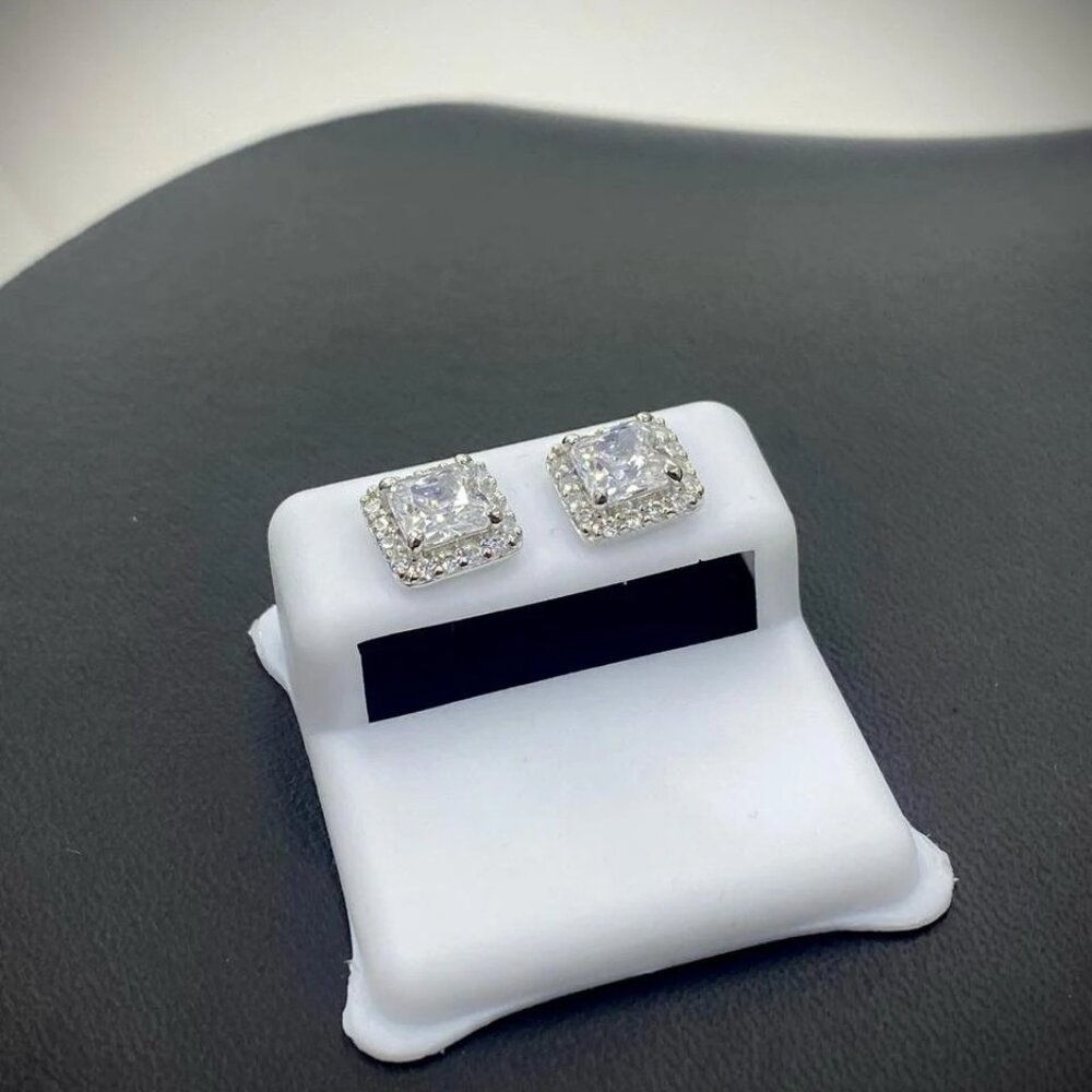 14K White Gold CZ Square Stud Earrings Baguette Push Back for Womens - Picture 4 of 6